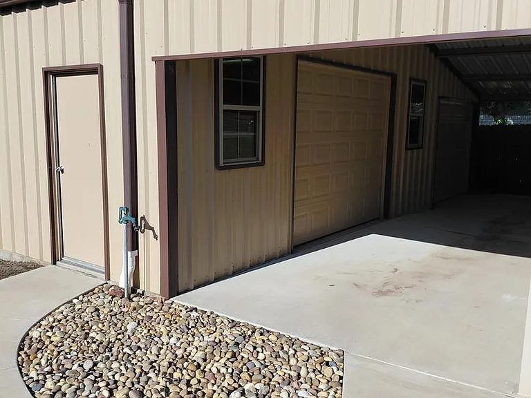 3725 Greenwood Rd — Photo 5