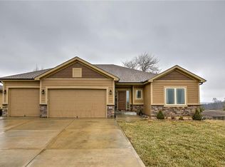 700 Liberty Rd, Smithville, MO 64089