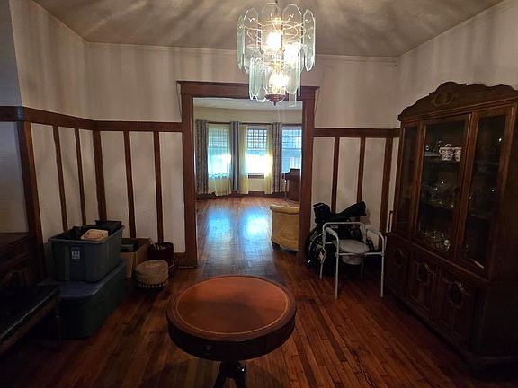 3rd image of 917 Burlingame St