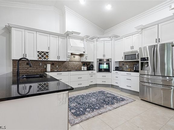 5th image of 2523 NW Juanita Pl