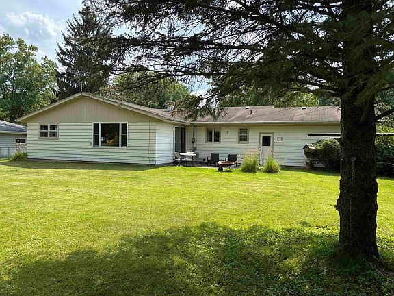 2nd image of 917 Park View Dr