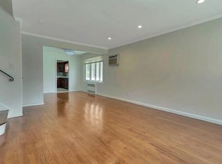 203 W End Ave, Freeport, NY 11520