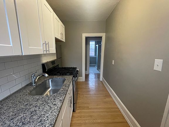 4th image of 1531 W Warren Ave #2