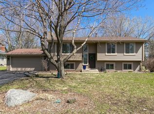 10790 Fieldcrest Rd, Eden Prairie, MN 55344