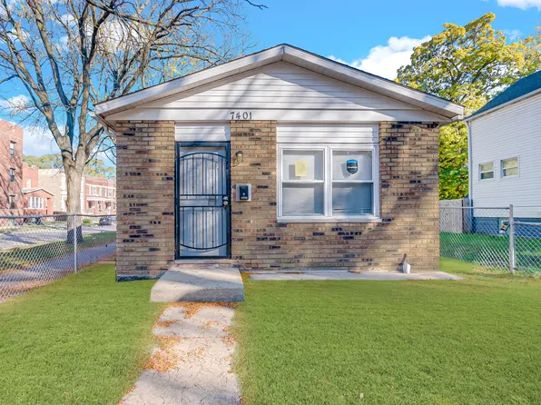 7401 S Blackstone Ave, Chicago, IL 60619
