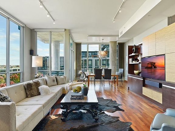 3rd image of 901 2nd St S #702