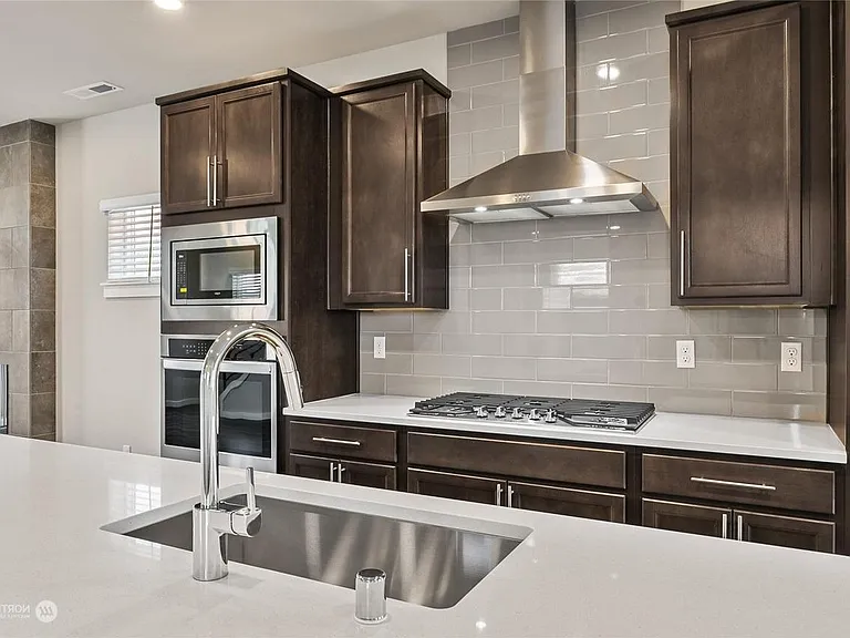 315 207th St SE — Photo 11