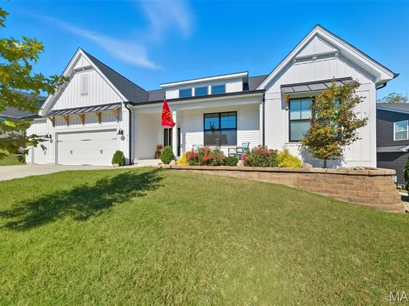 211 Old Moray Pl, Saint Charles, MO 63301