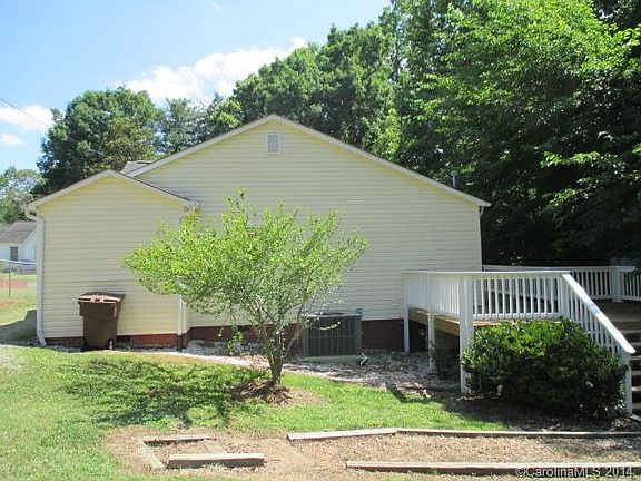 2nd image of 1004 Maywood St