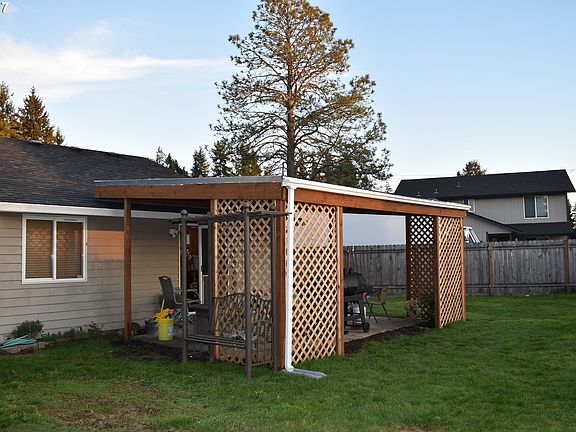 2nd image of 8406 NE 160th Ave