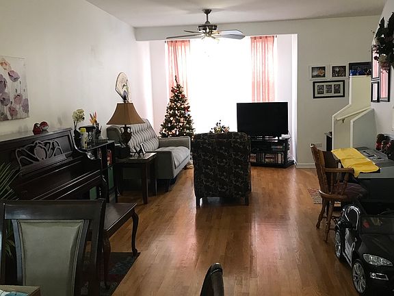 3rd image of 3238 N Kilbourn Ave Unit 6