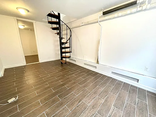 Rented by J PRESTON AND ASSOCIATES INC | media 14