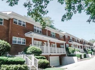 169 E Palatine Rd APT G, Palatine, IL 60067