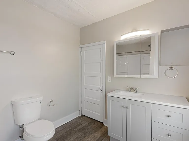 117 S 38th St #3 — Photo 9