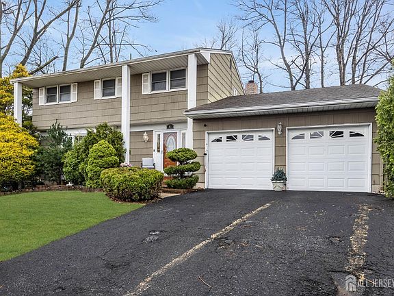 3rd image of 12 Avon Way