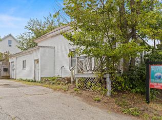 7 Pioneer Ave, Sanford, ME 04073