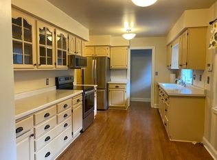 7129 Heatherton Trl, Edina, MN 55435