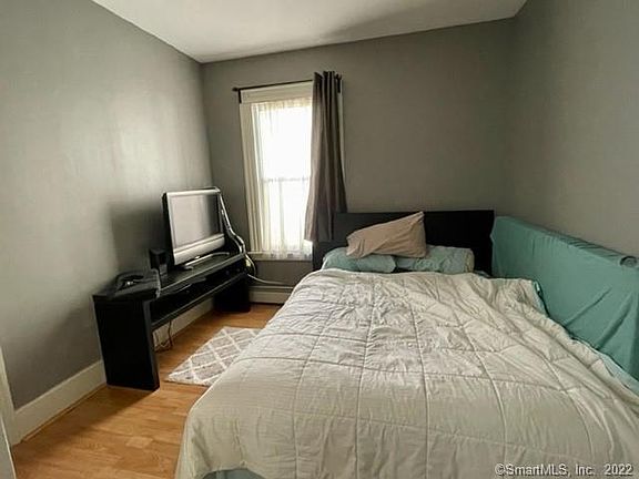 5th image of 71 Mechanic St #2