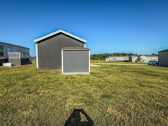 4th image of 15 Bonnet Ct #103