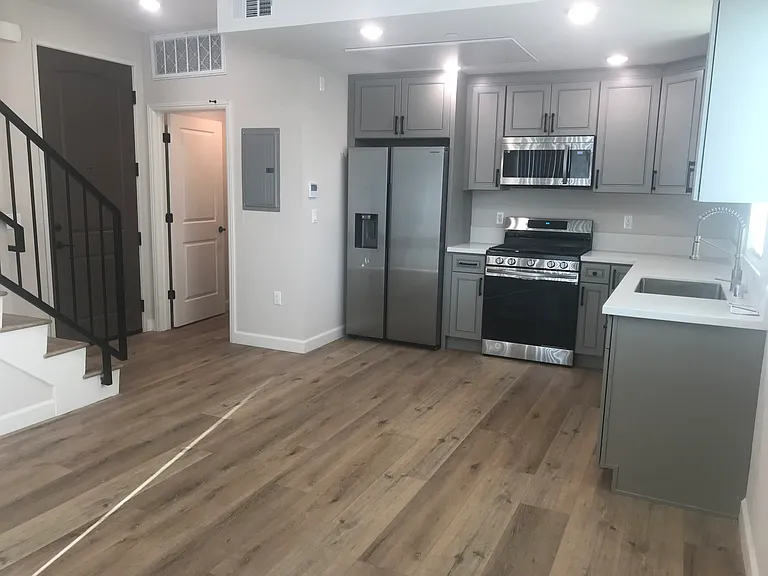 5120 Cahuenga Blvd #103 — Photo 3