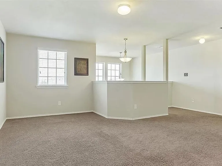1402 Bent Grass Dr — Photo 6