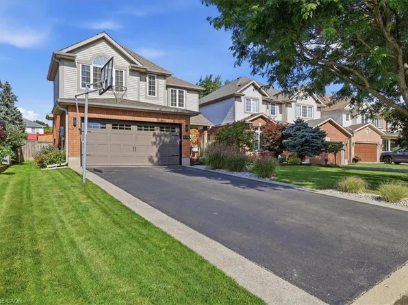 454 Cabot Trl, Waterloo, ON N2K 4C8