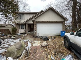 3374 Fox Blvd, Commerce Township, MI 48382