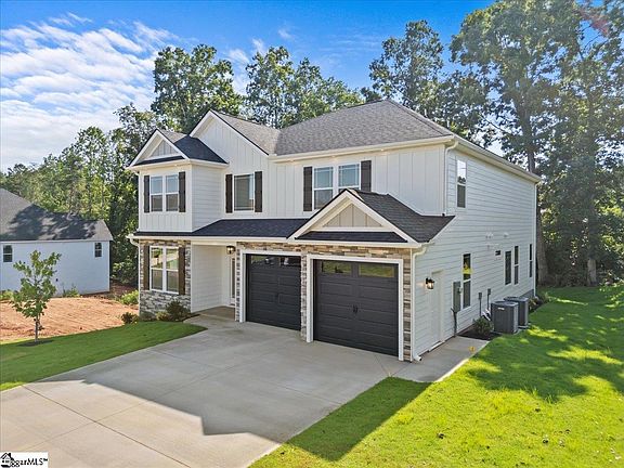 3rd image of 100 Double Crest Dr