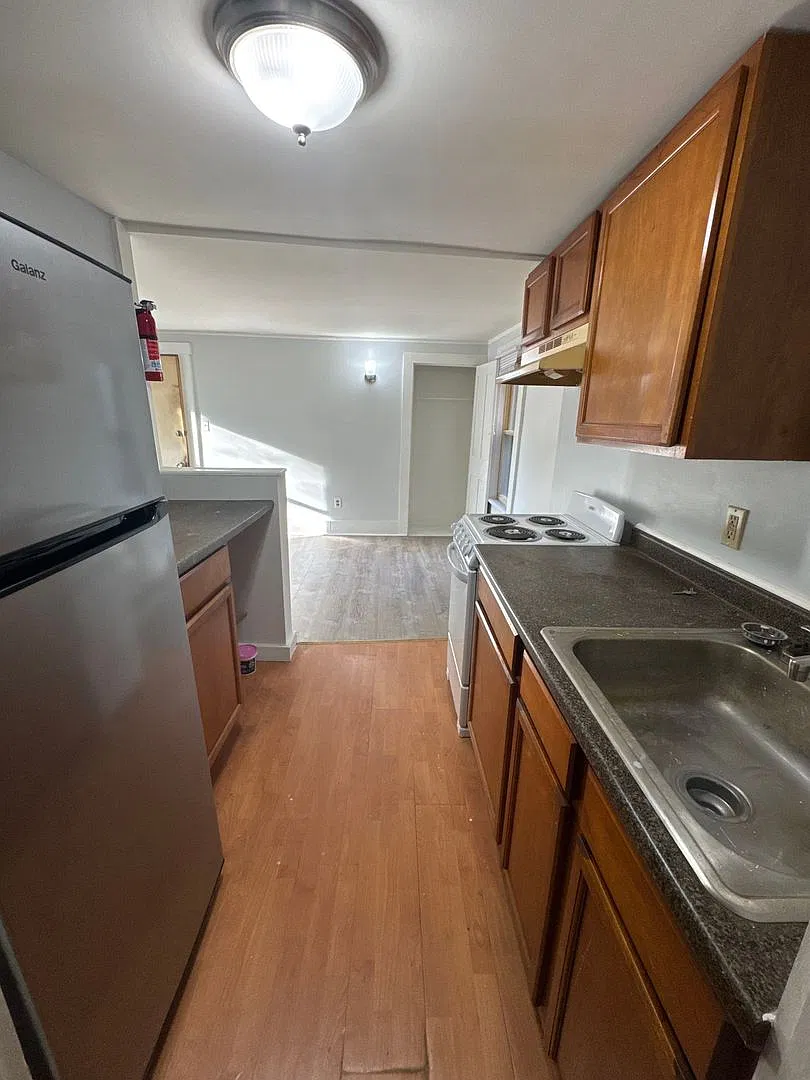 120 Main St. — Photo 2