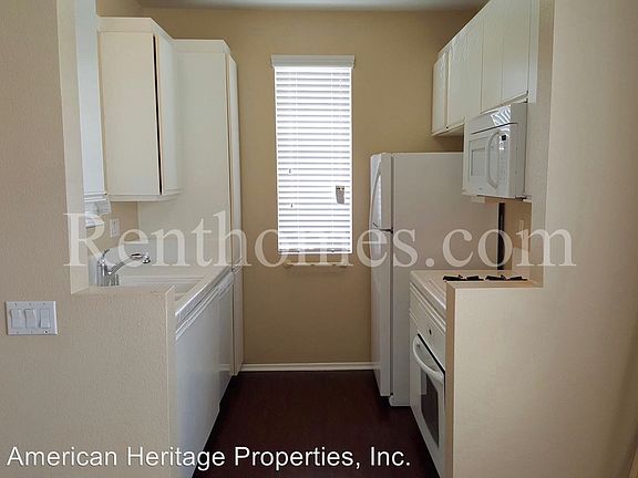 4th image of 10914 Sabre Hill Dr Unit 330