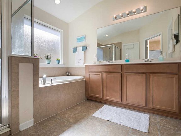 5th image of 10921 Campus Heights Ln