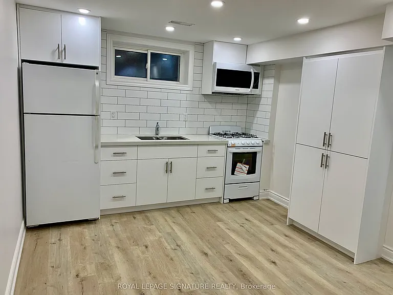 977 Glencairn Ave #4 — Photo 8