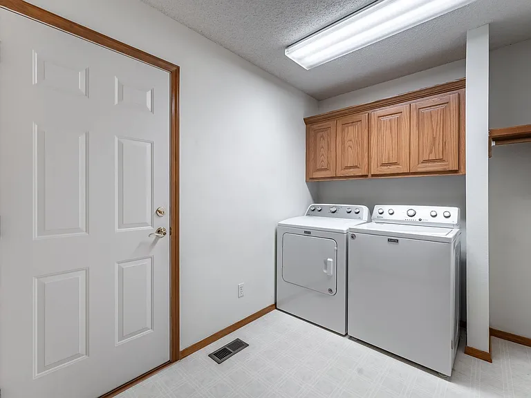 5 Ellesmere Ln — Photo 26