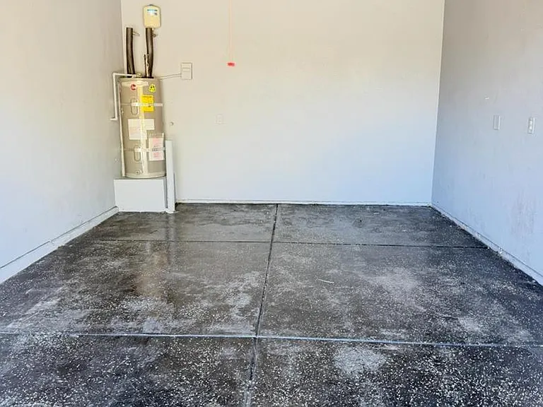610 Santiago Ave — Photo 8