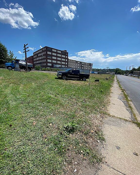 2nd image of 1100 S Washington Ave