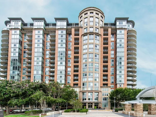 8220 Crestwood Heights Dr APT 411, Mc Lean, VA 22102