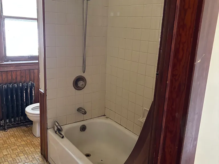 628 Cayuga Dr #4 — Photo 6
