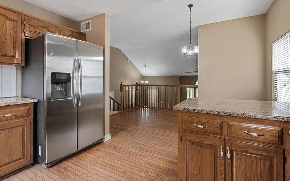 4 bed, 2168 sqft, $2,750 — Photo 3