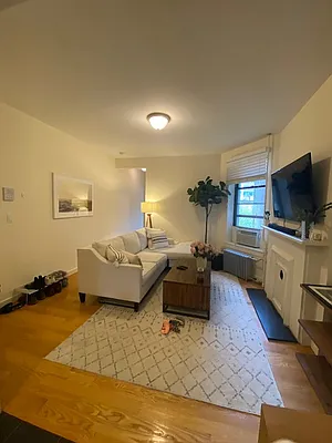 Rented by R New York | media 16