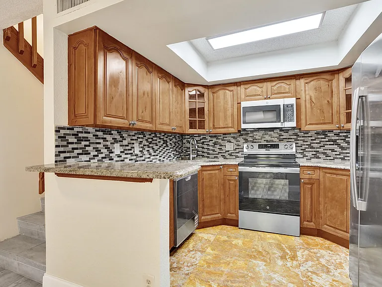 4260 Village Dr #D — Photo 8