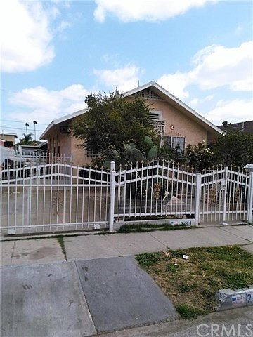 Front House, 231 W. 90th St, 3 BR/1BA, 924 SQ.FT.  House is IRON FENCED ALL AROUND.  There are 2 Internal Gates at the West and East side of this Front House.