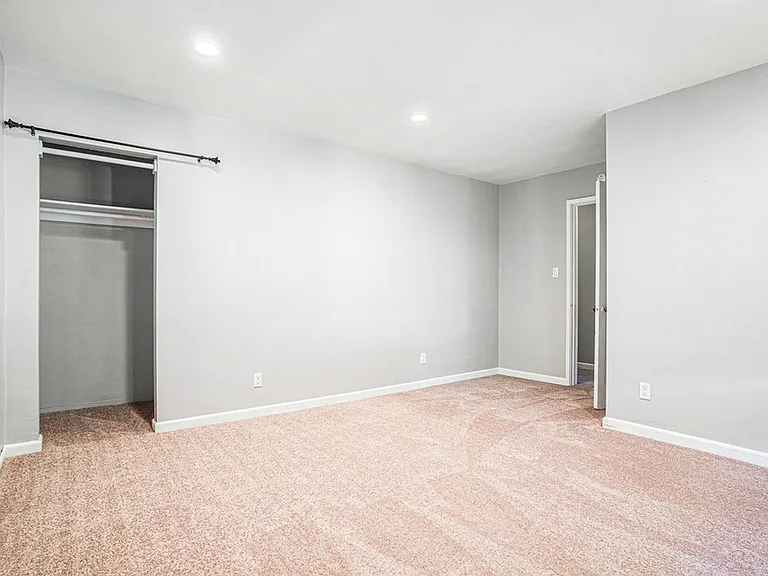 1201-1203 Benton St #1403-1413 — Photo 6