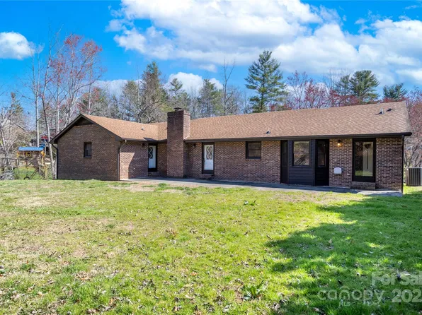 35 Tree Top Dr, Arden, NC 28704