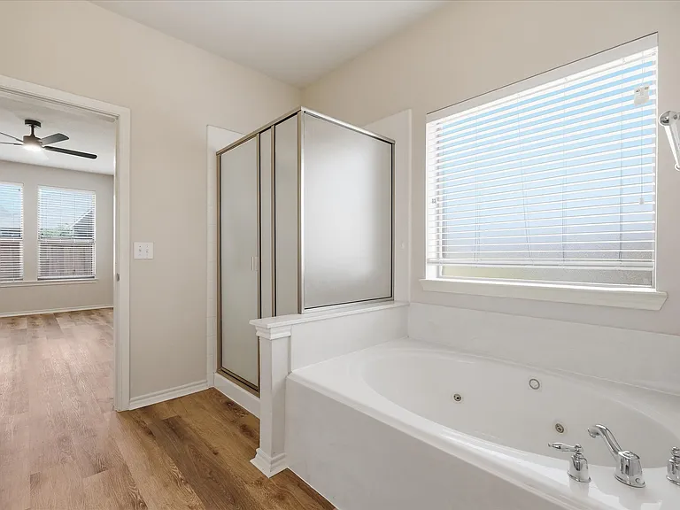 8401 Shakespeare Ln — Photo 13