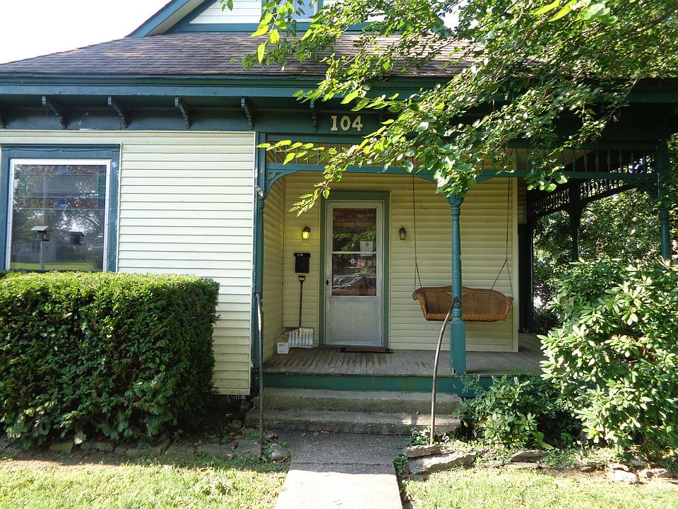 1st image of 104 Lake St