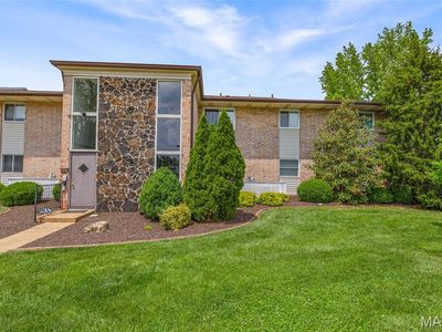 10003 Sakura Dr APT B, Saint Louis, MO, 63128