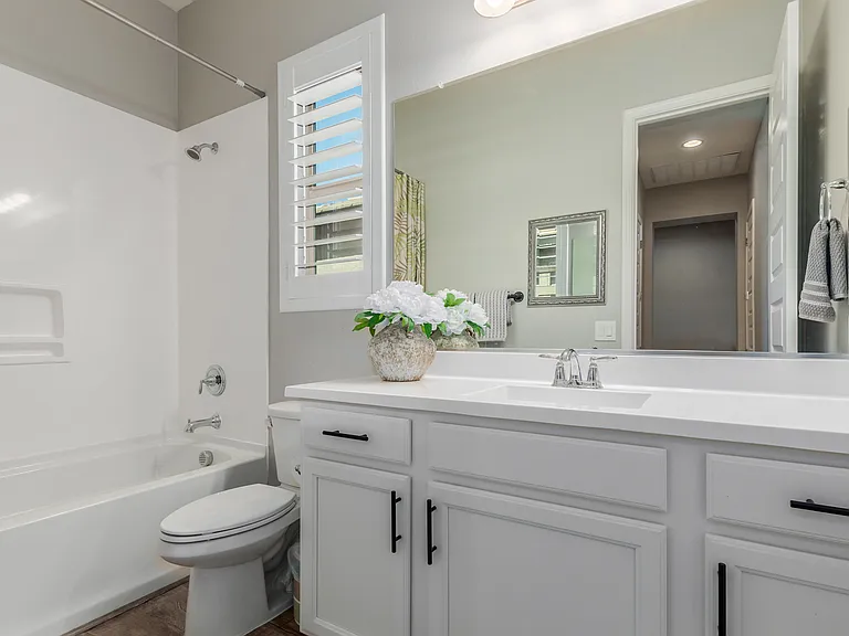 1140 W Whistling Thorn Ave — Photo 6