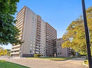 180 Markham Rd #1201, Toronto, ON M1M2Z9