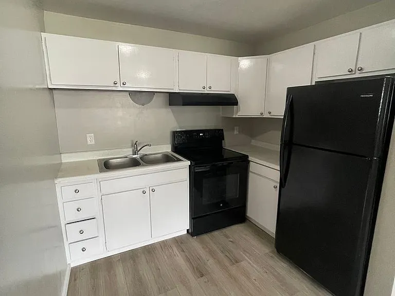 118 E Phillip Ave — Photo 5