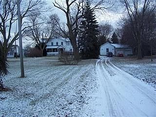 4th image of 302 E Main St